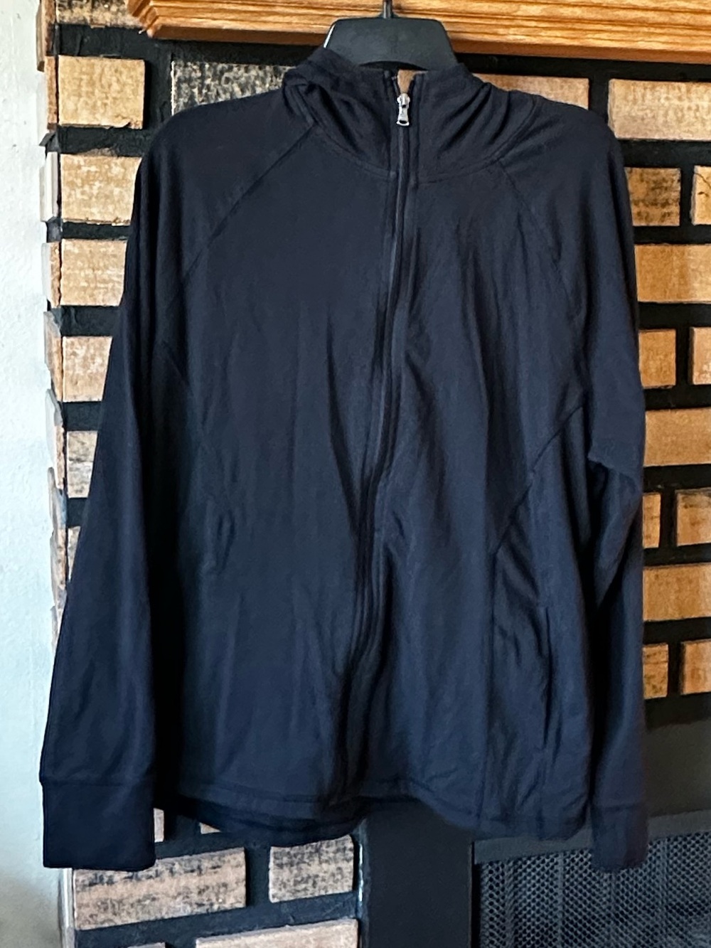 Tek Gear Women’s Black Full-Zip Lightweight Jacket